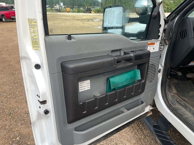 2014-ford-f550-image-9