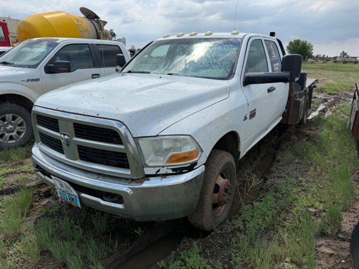 2012-dodge-3500-image-1