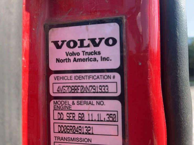 1999-volvo-vn-image-19