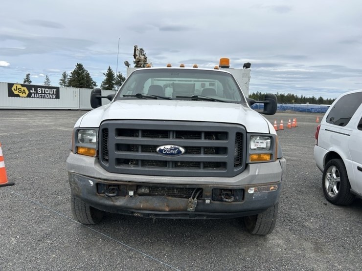 2005-ford-f550-image-8