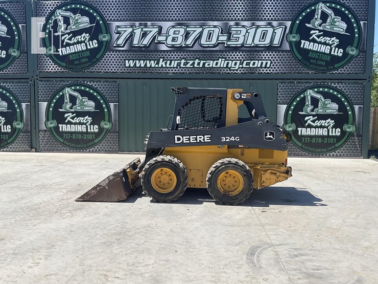 2019-deere-324g-image-1
