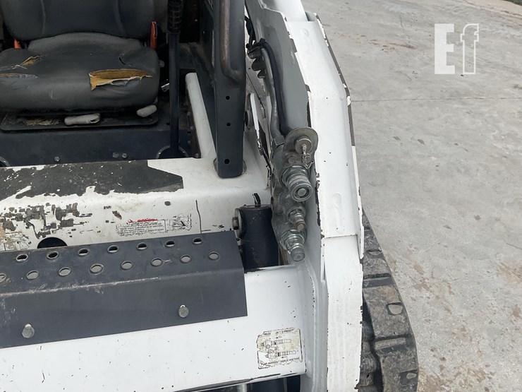 2009-bobcat-t190-image-13