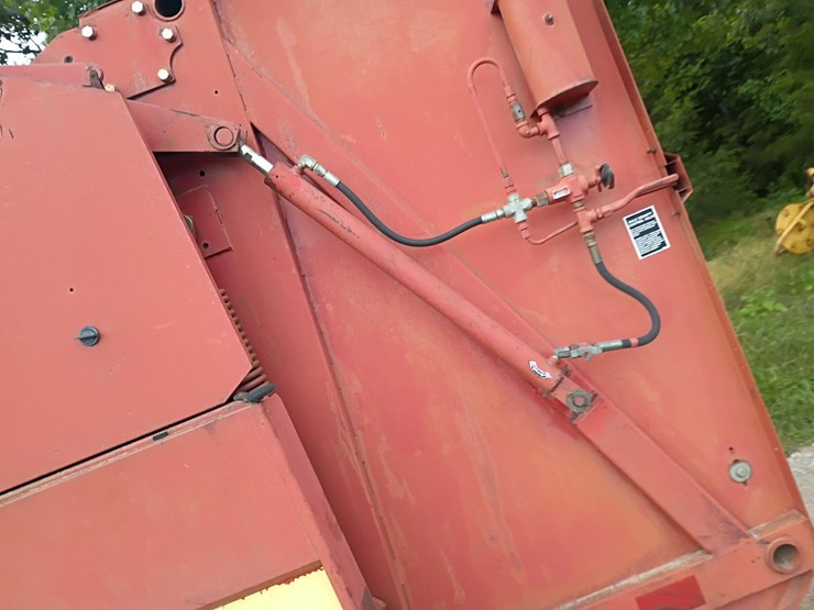 new-holland-660-image-25