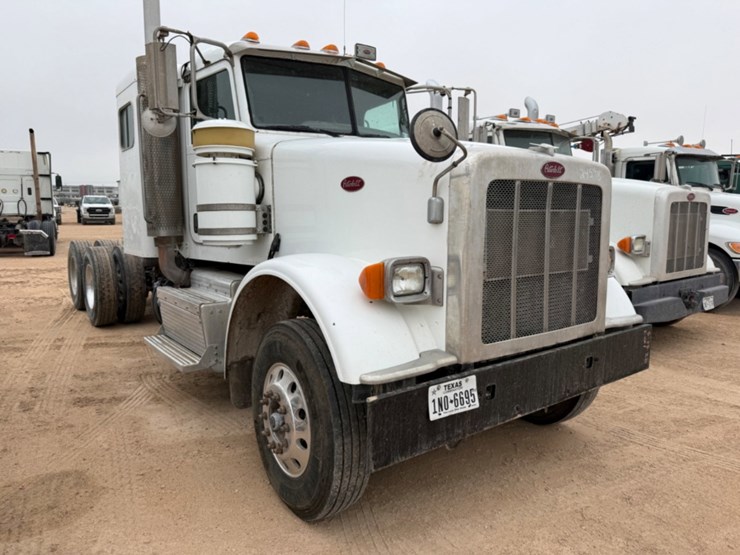 2013-peterbilt-367-image-3