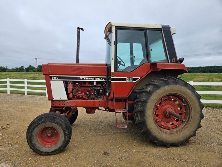 international-986-image-2