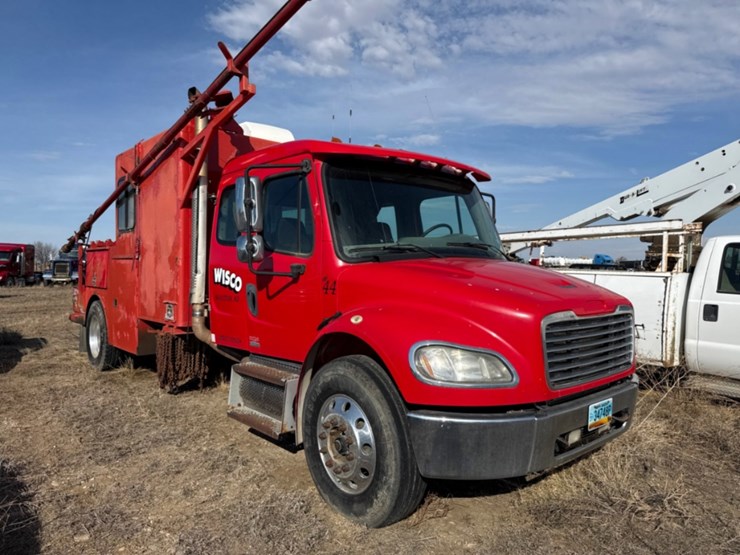 2009-freightliner-m2-slick-line-image-2