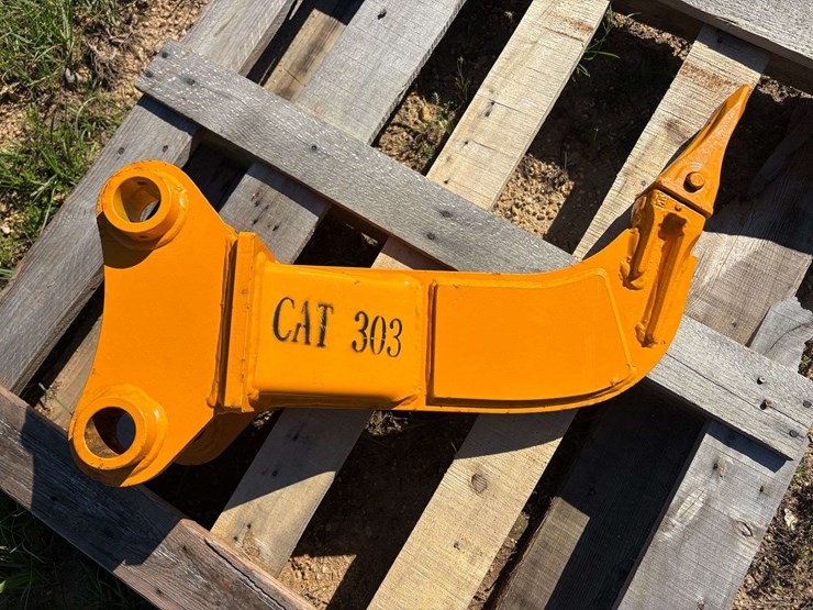 caterpillar-303-image-3