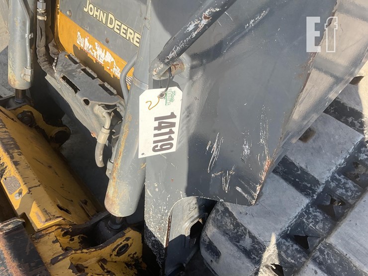 2017-deere-317g-image-21