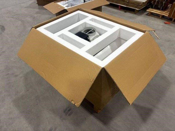 unused-crown-afg-b2-36-in.-stainless-steel-range-image-4