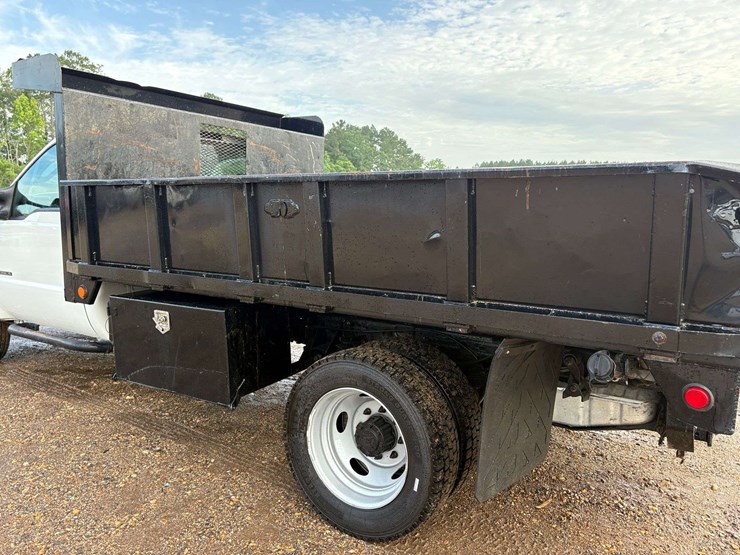 2003-ford-f550-image-18