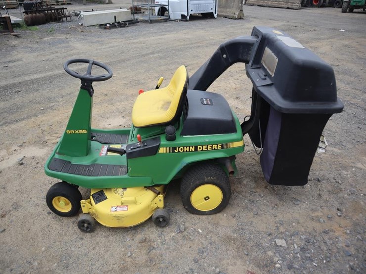 john-deere-riding-mower-image-5