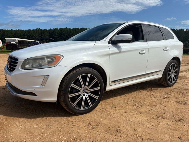 2016-volvo-xc60-image-1