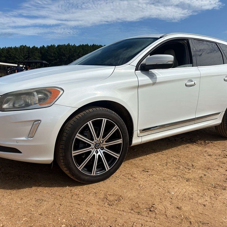 2016 VOLVO XC60