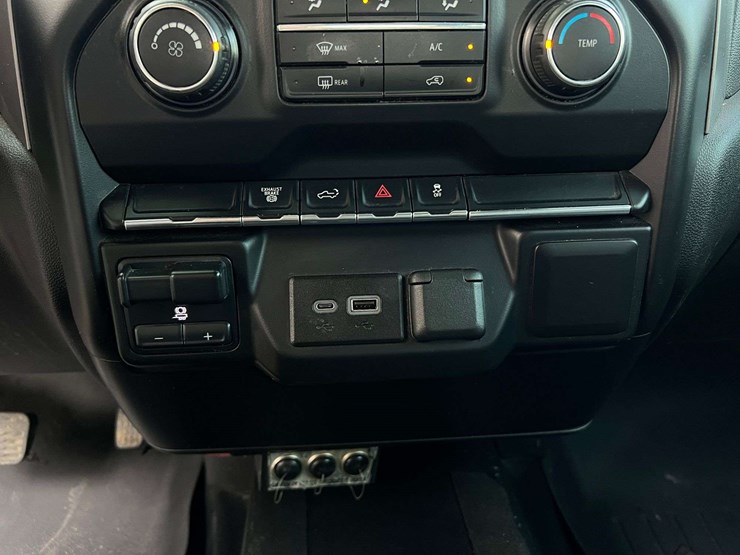 2021-chevrolet-silverado-2500-image-38
