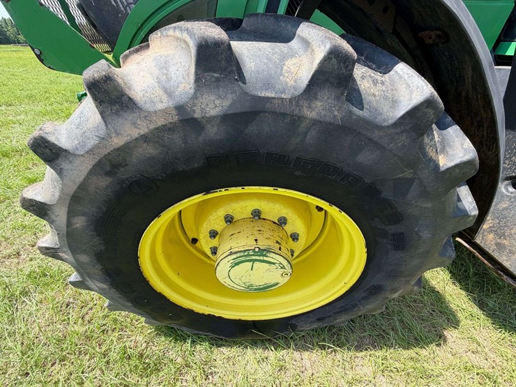 2019-john-deere-6155m-image-11