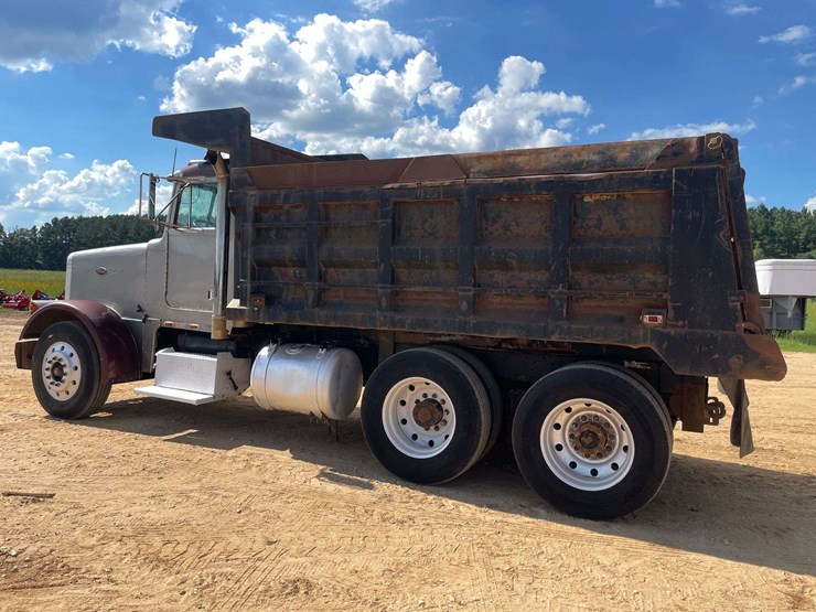1994-peterbilt-567-image-2
