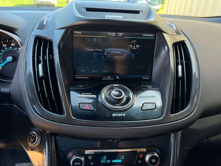 2014-ford-escape-titanium-image-33