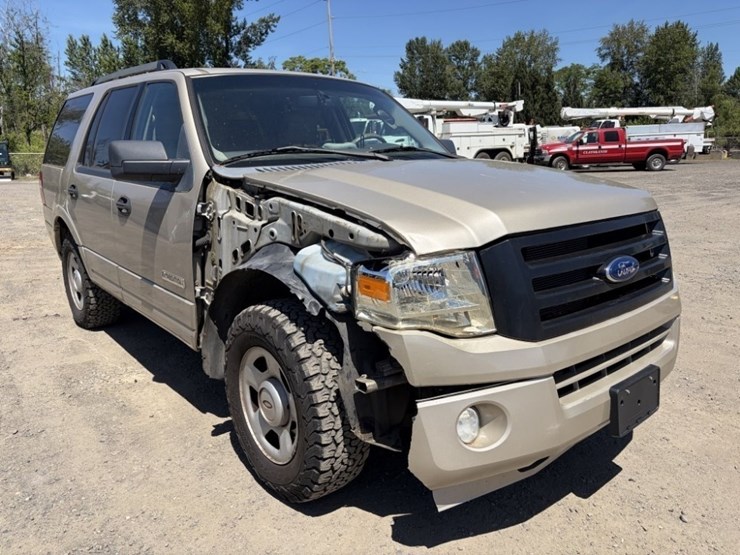 2008-ford-expedition-xlt-image-2
