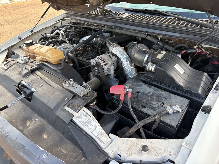 2003-ford-f550-image-23