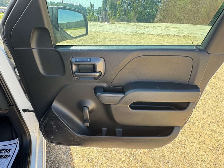 2015-chevrolet-silverado-2500-image-16