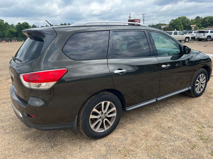 2015-nissan-pathfinder-image-3