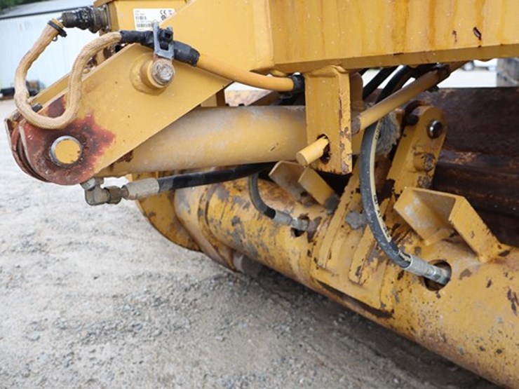 2016-caterpillar-140-image-39