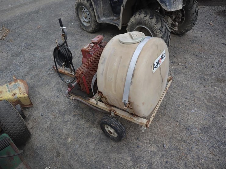 sprayer-on-2-wheeled-cart-image-5