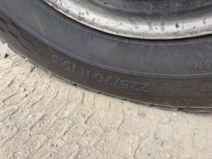 2012-ford-f550-image-18