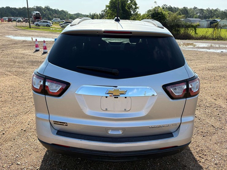 2016-chevrolet-traverse-ls-image-6
