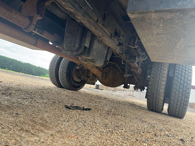 2012-ford-f550-image-26