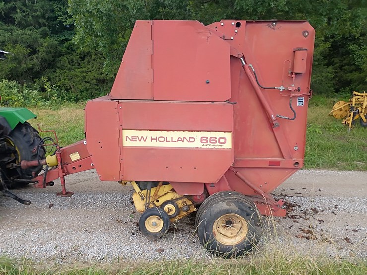 new-holland-660-image-2