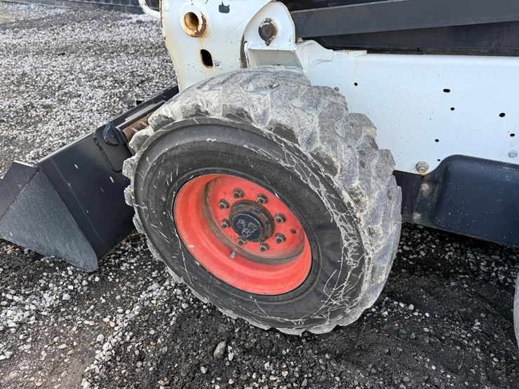 2017-bobcat-s650-image-16