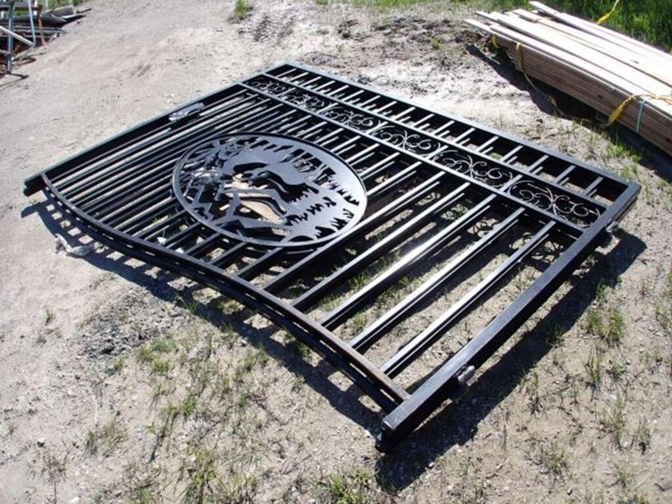 unused-20-ft-bi-parting-driveway-gates-image-1