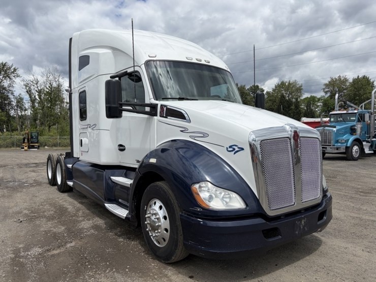 2016-kenworth-t680-image-2