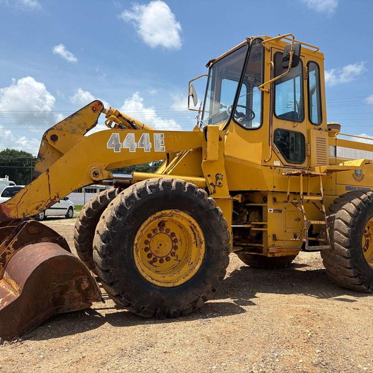 JOHN DEERE 444