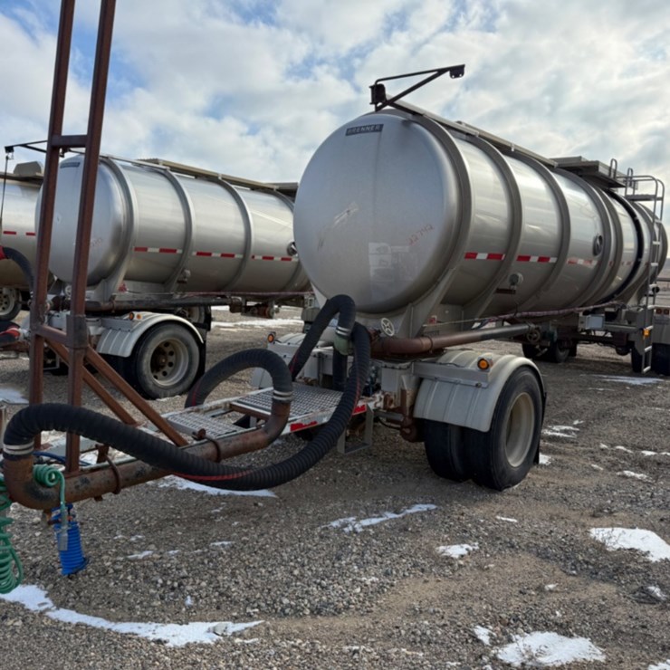 2011 BRENNER TANK PUP TRAILER