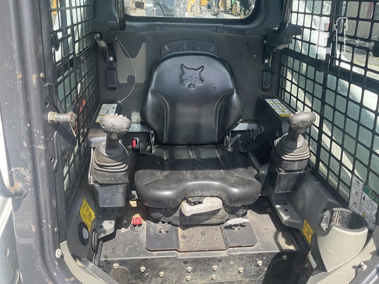 2021-bobcat-t595-image-14