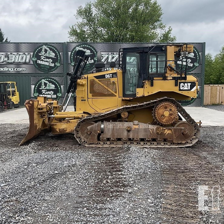 2015 CATERPILLAR D6T XL