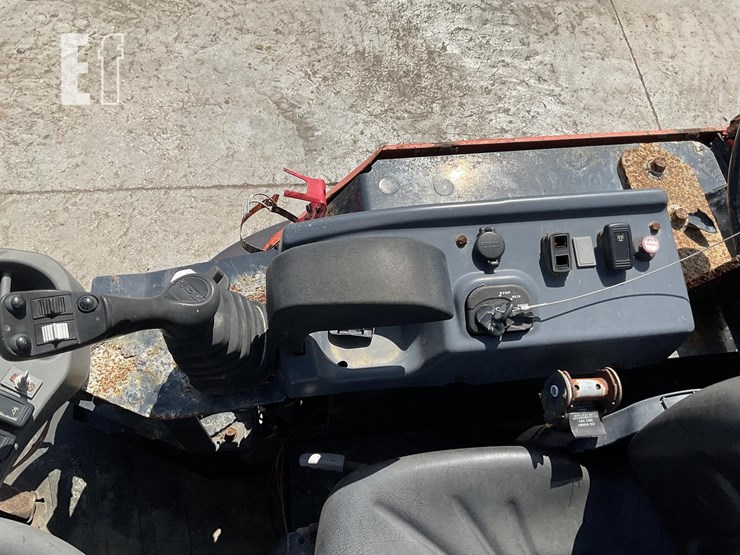 2020-kubota-r630-image-13