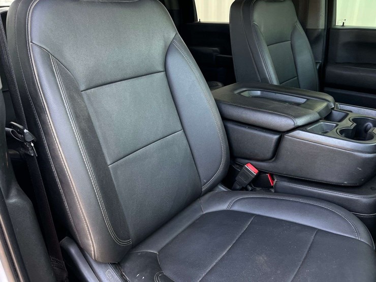 2021-chevrolet-silverado-2500-image-28