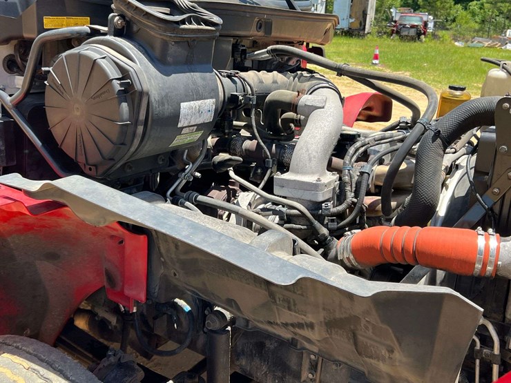 2014-hino-268-image-47