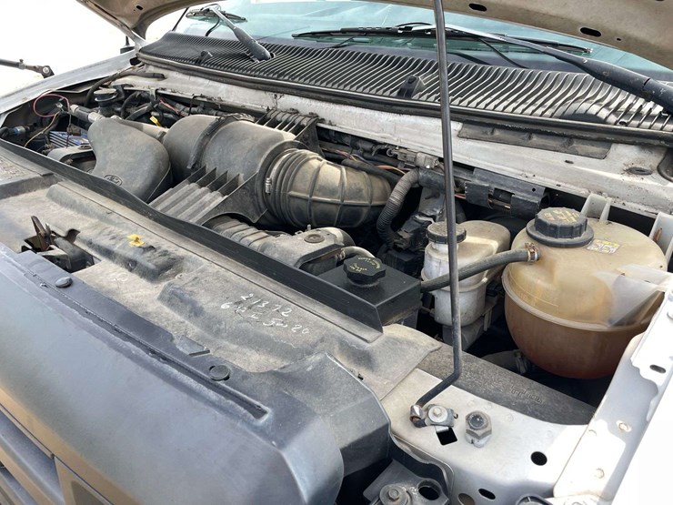 2010-ford-econoline-350-image-7