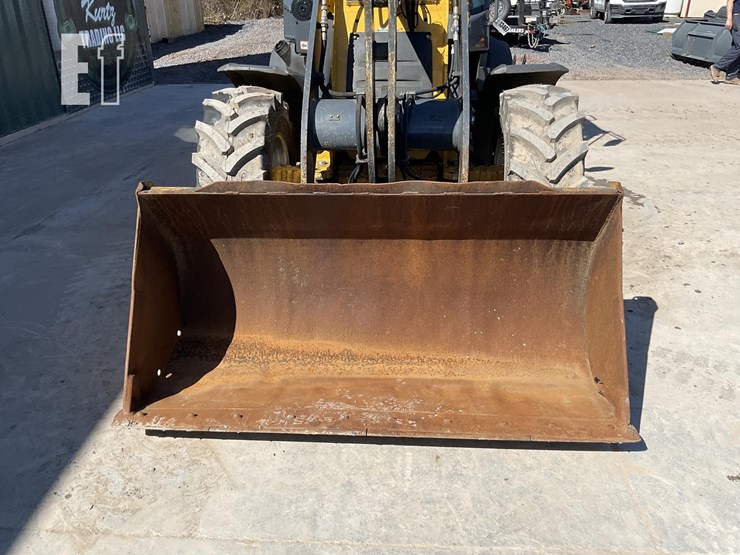 2020-deere-324l-image-9