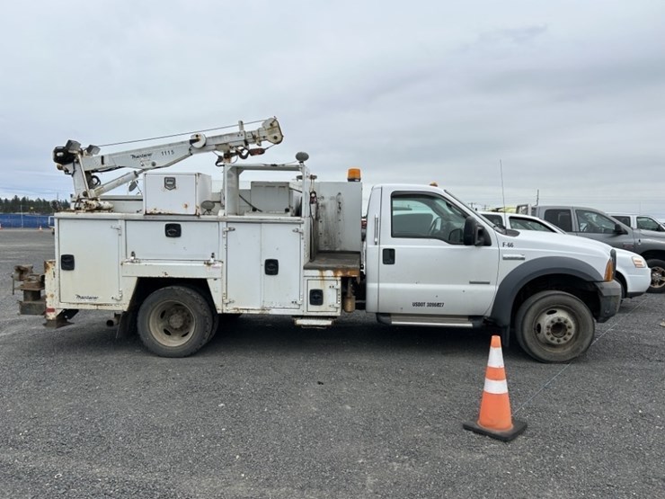 2005-ford-f550-image-3