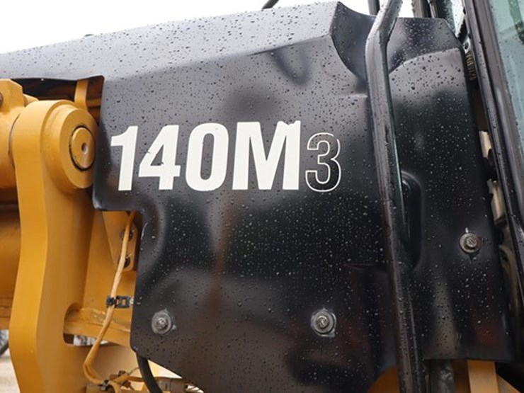 2016-caterpillar-140-image-60
