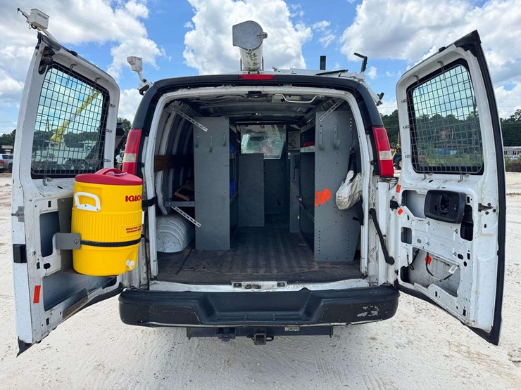 2013-chevrolet-express-2500-image-20