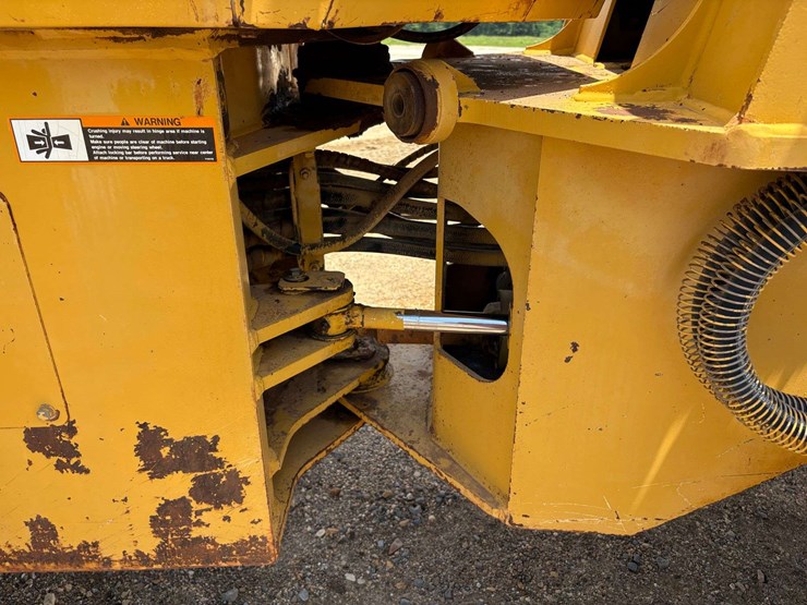 john-deere-444-image-29
