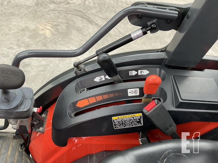 2011-kubota-b3000-image-16