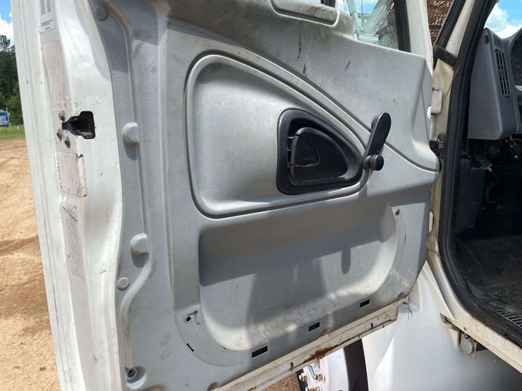 2008-international-durastar-4300-image-9