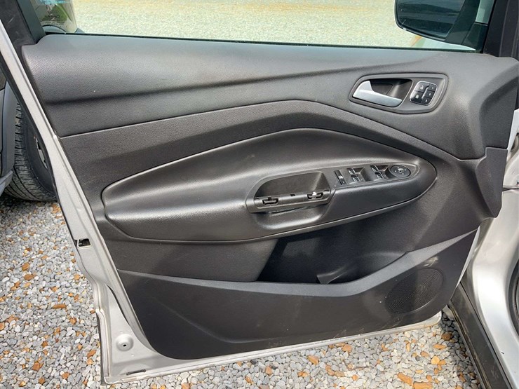 2014-ford-escape-image-8
